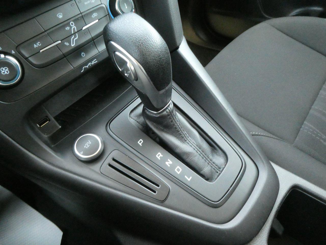2017 Ford Focus SE | Backup Cam | Cruise Control | Photo
