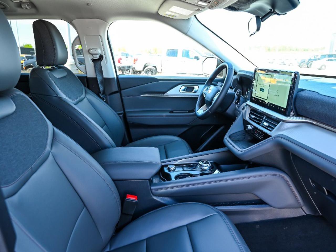 2026 Ford Explorer Active w/200A Pkg Photo