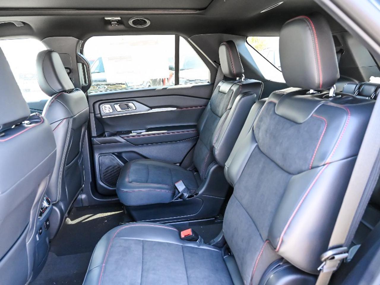 2026 Ford Explorer ST Photo