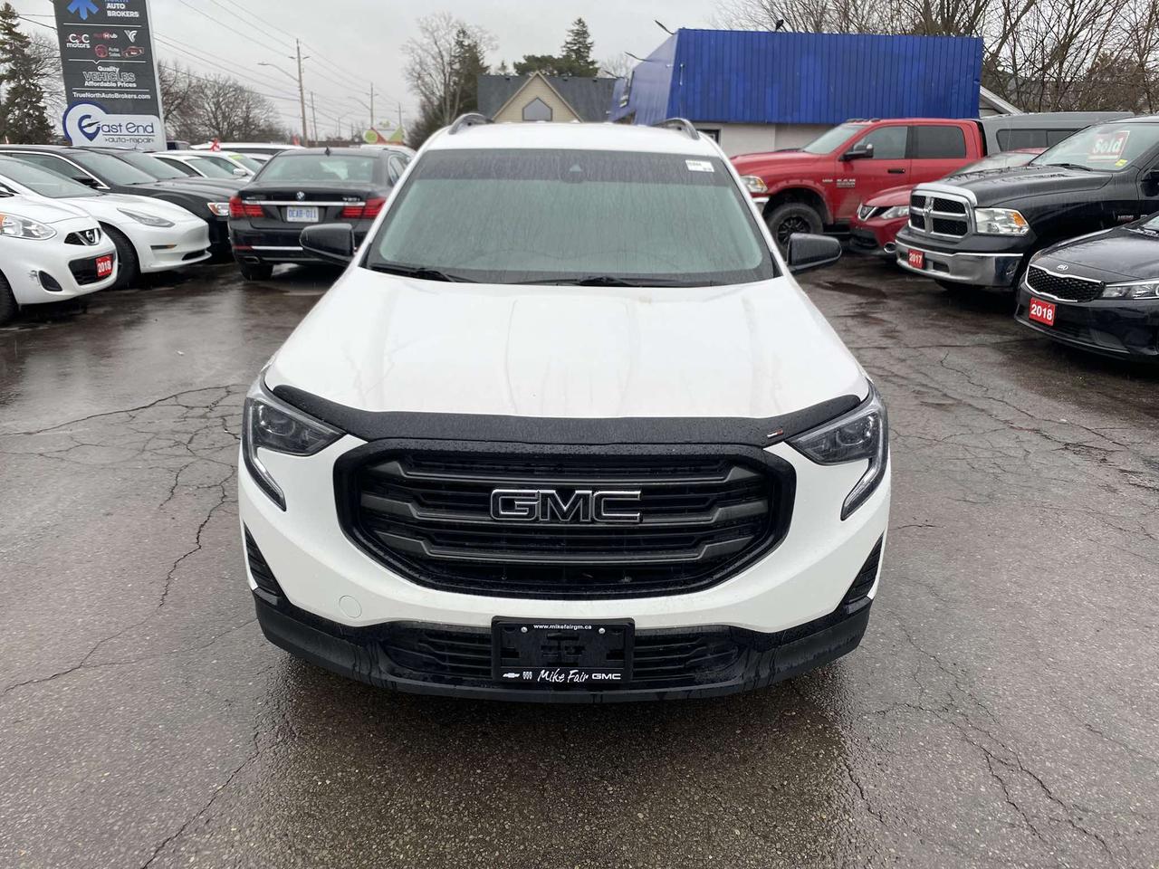 2021 GMC Terrain FWD 4DR SLE Photo