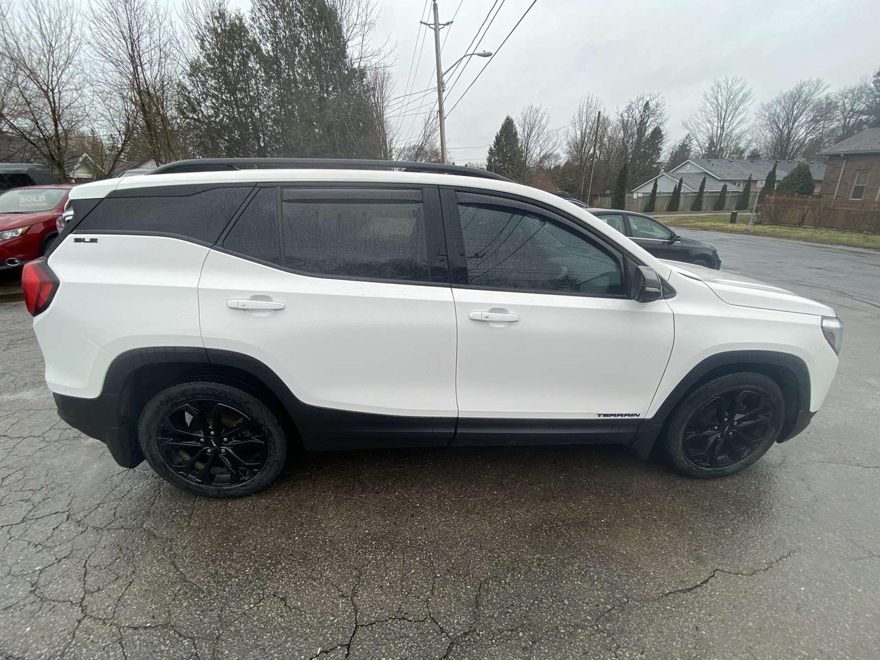2021 GMC Terrain FWD 4DR SLE Photo