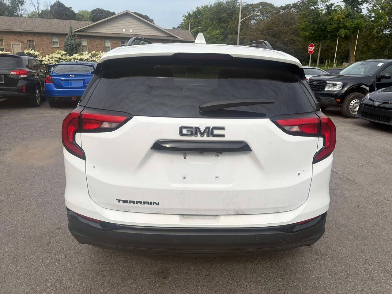 2021 GMC Terrain FWD 4DR SLE - Photo #6