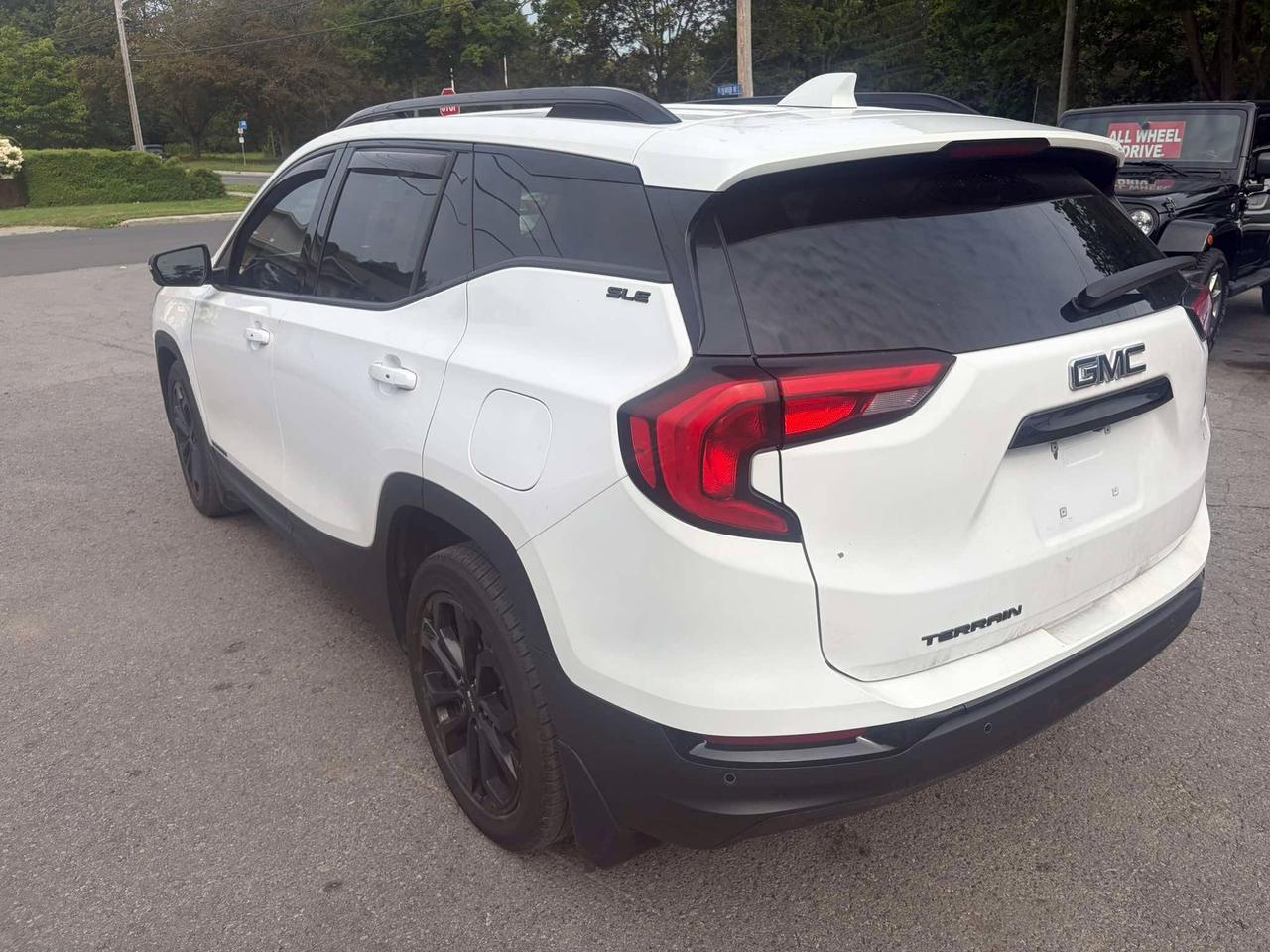 2021 GMC Terrain FWD 4DR SLE - Photo #5