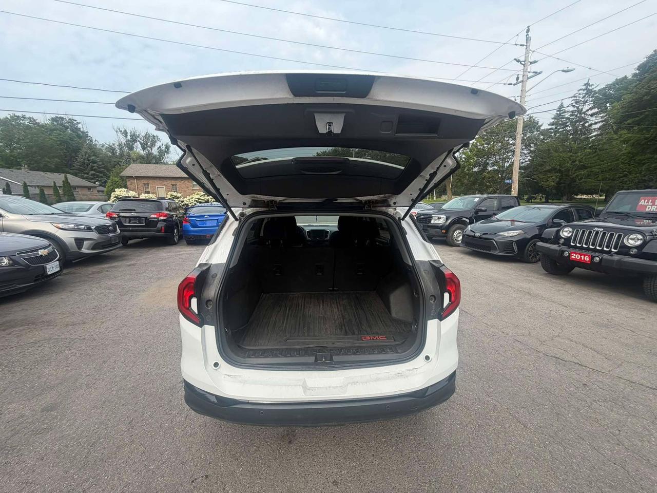 2021 GMC Terrain FWD 4DR SLE - Photo #7