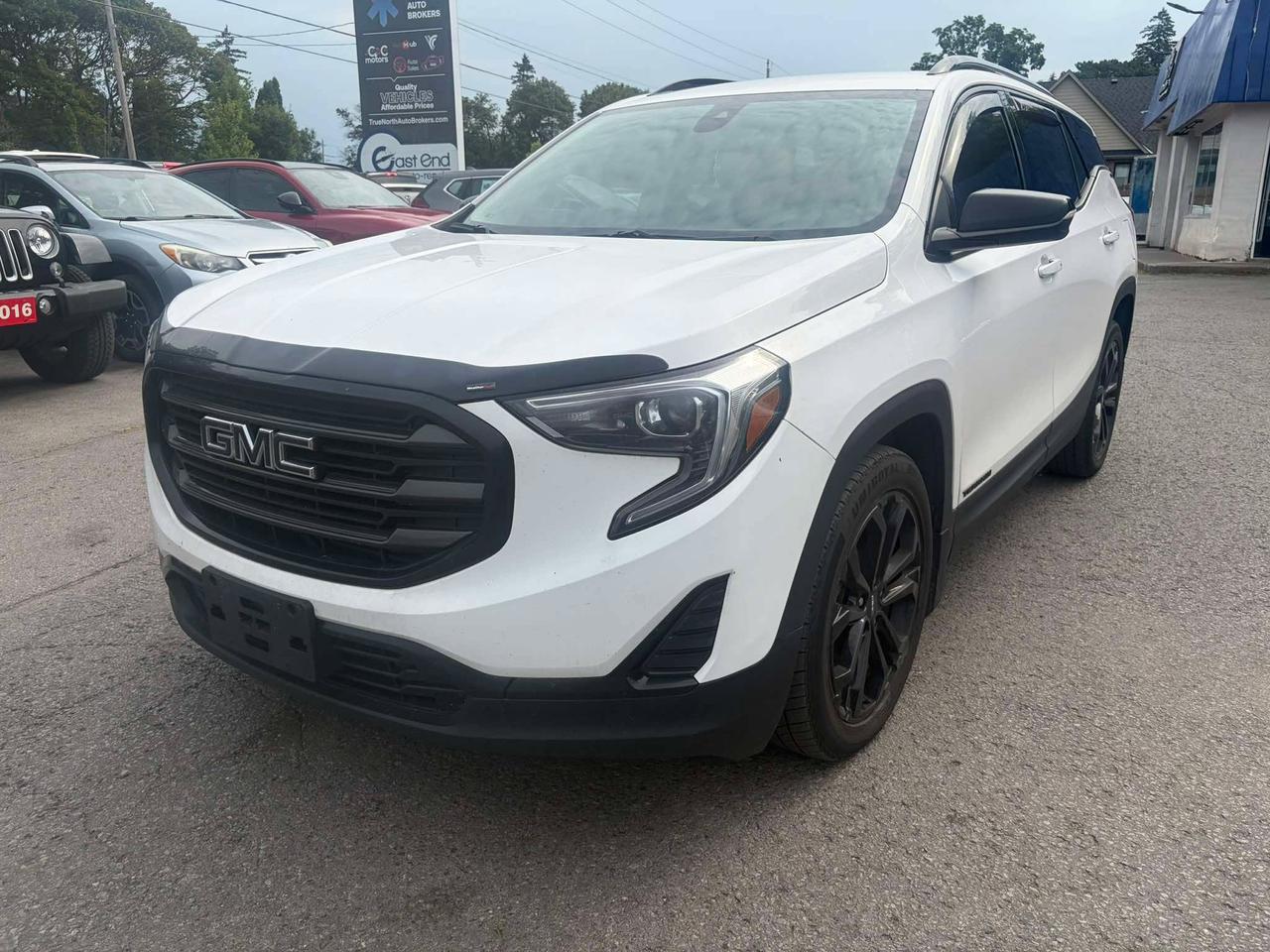 2021 GMC Terrain FWD 4DR SLE Photo