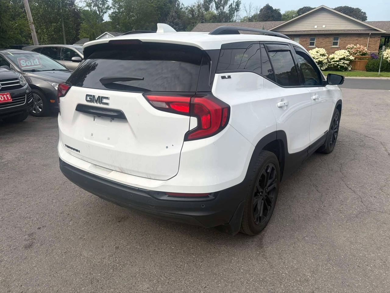 2021 GMC Terrain FWD 4DR SLE - Photo #8