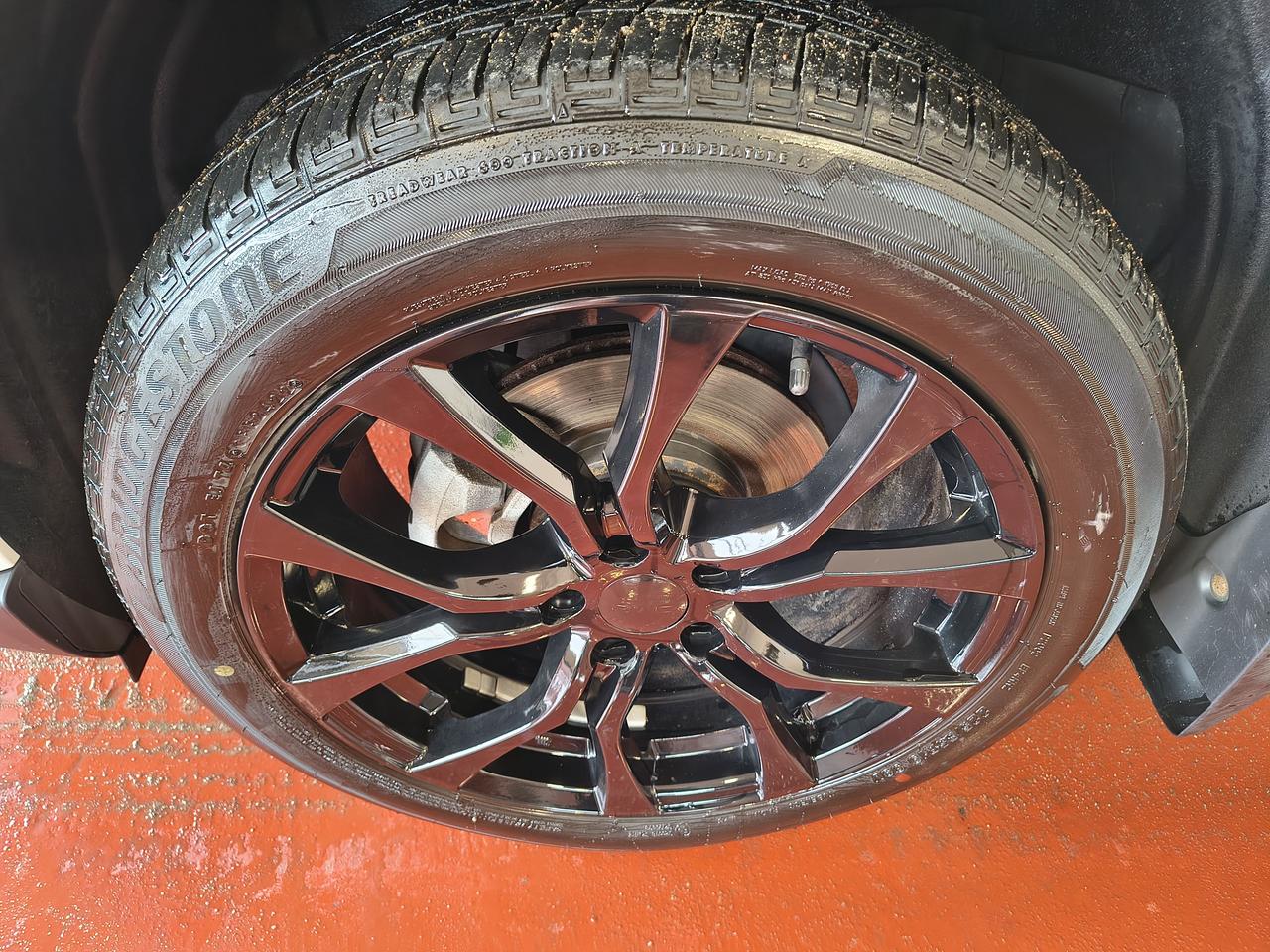 2022 Toyota Venza LIMITED Photo