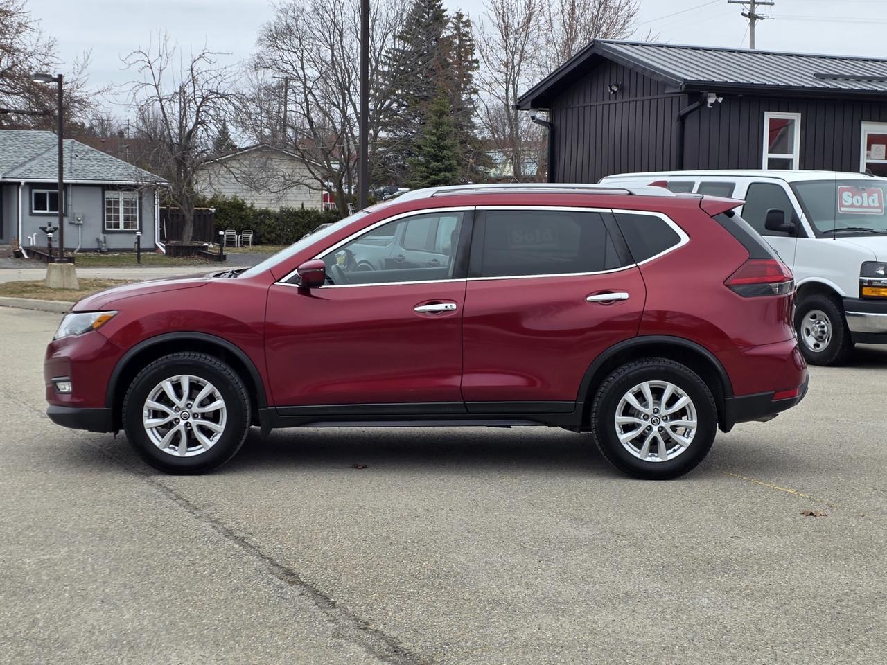 2018 Nissan Rogue SV AWD Photo