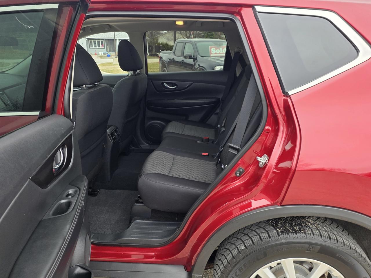 2018 Nissan Rogue SV AWD Photo