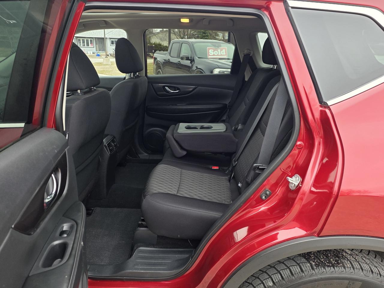 2018 Nissan Rogue SV AWD Photo