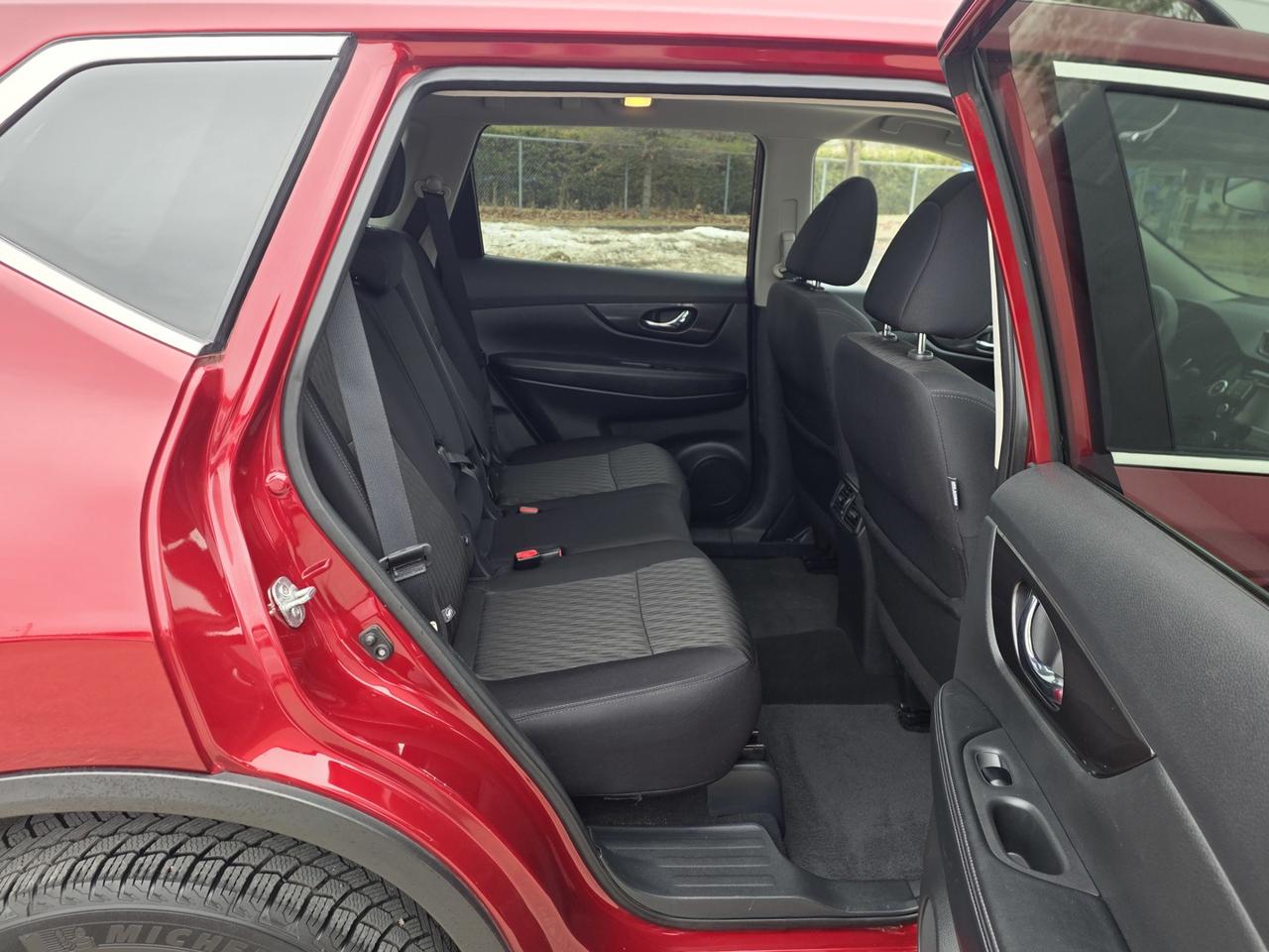 2018 Nissan Rogue SV AWD Photo
