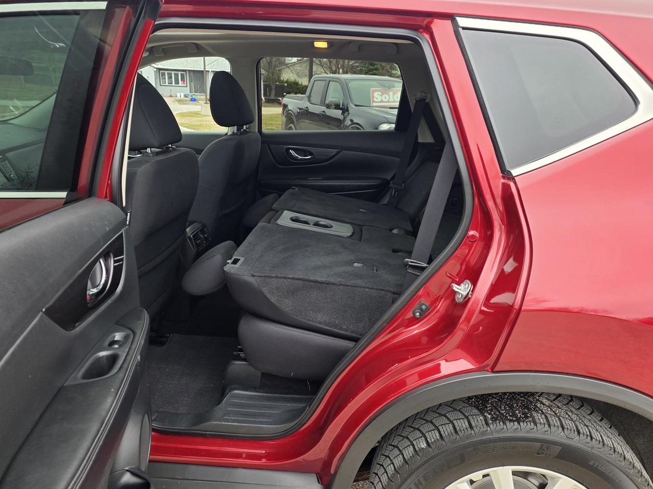 2018 Nissan Rogue SV AWD Photo