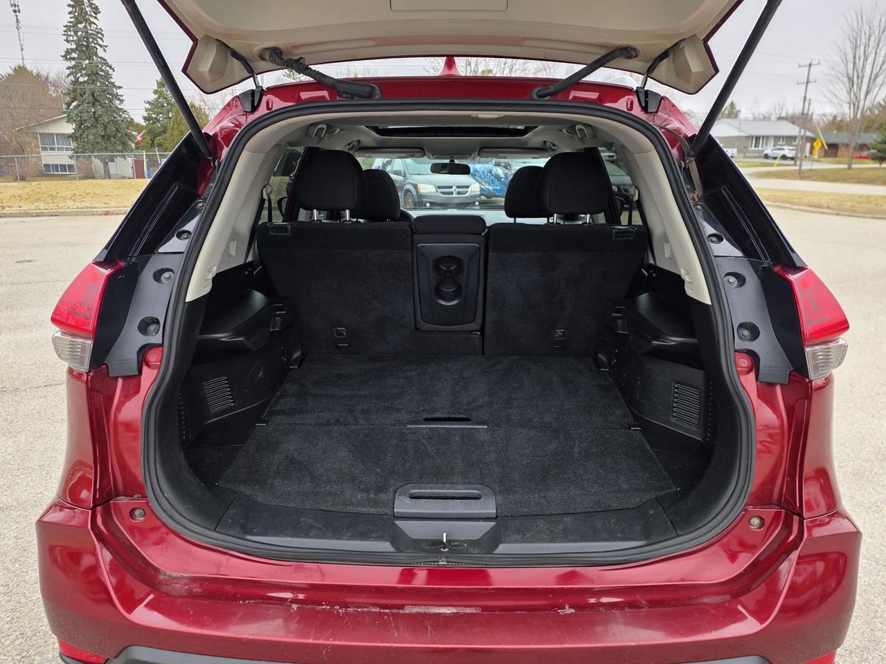 2018 Nissan Rogue SV AWD Photo