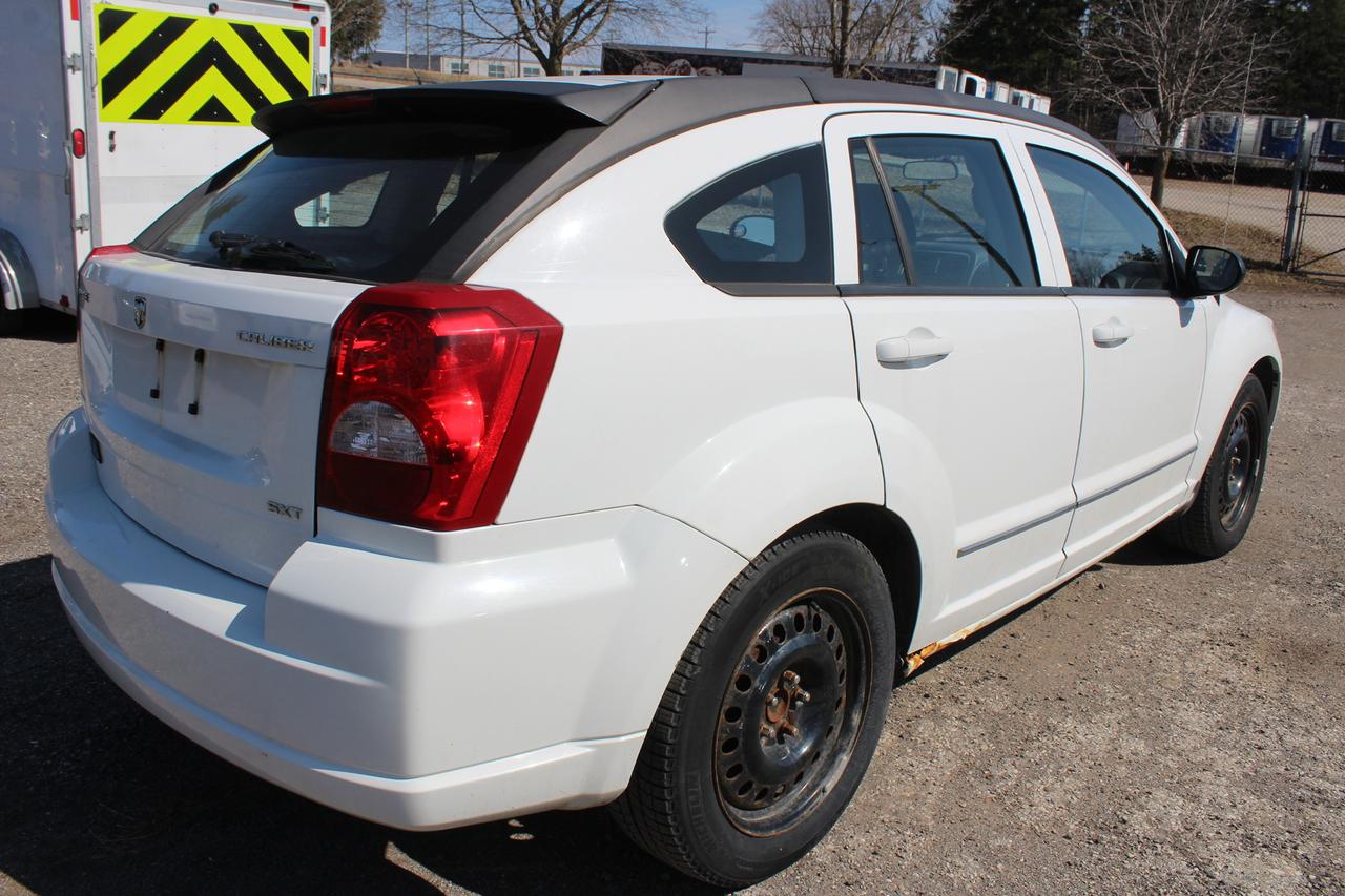 2011 Dodge Caliber SXT Photo2