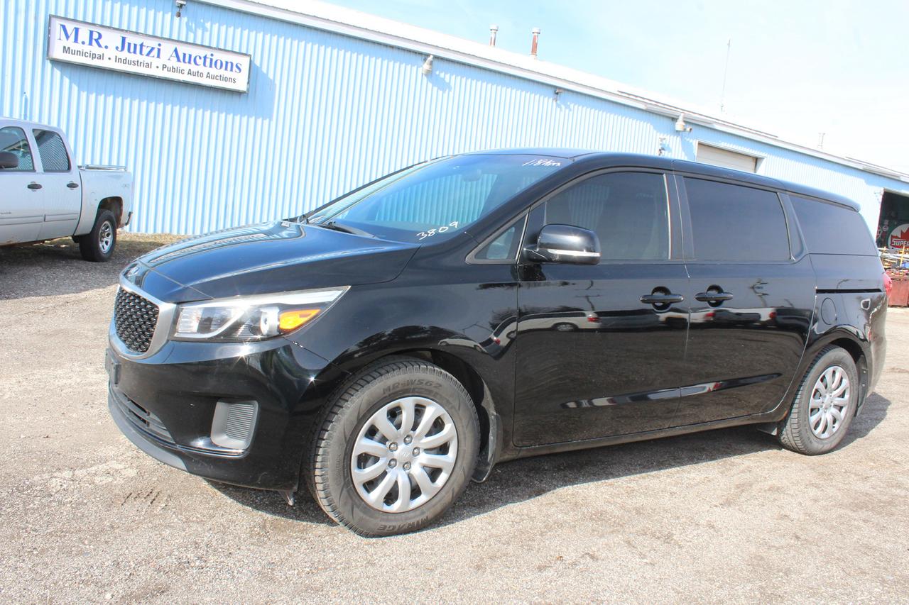 2017 Kia Sedona L Photo0