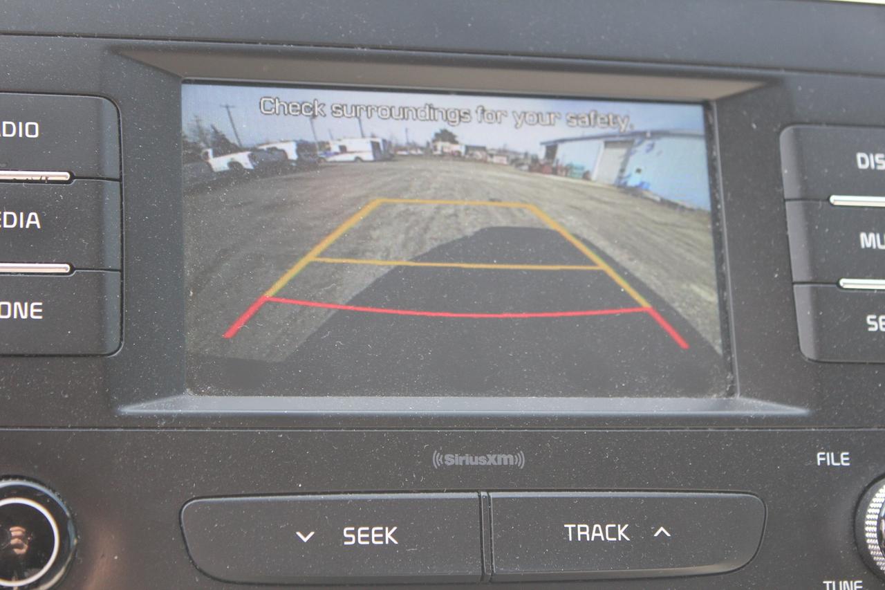 2017 Kia Sedona L Photo