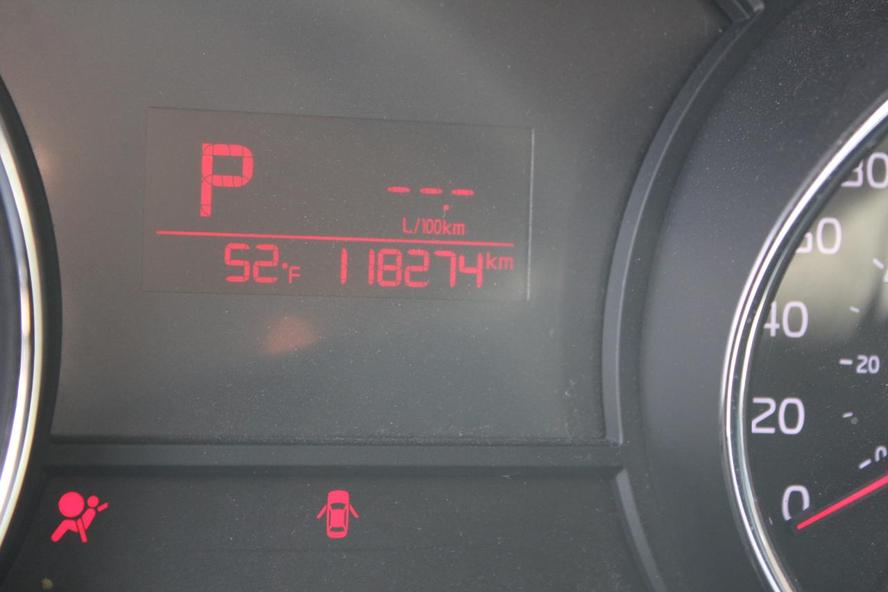 2017 Kia Sedona L Photo