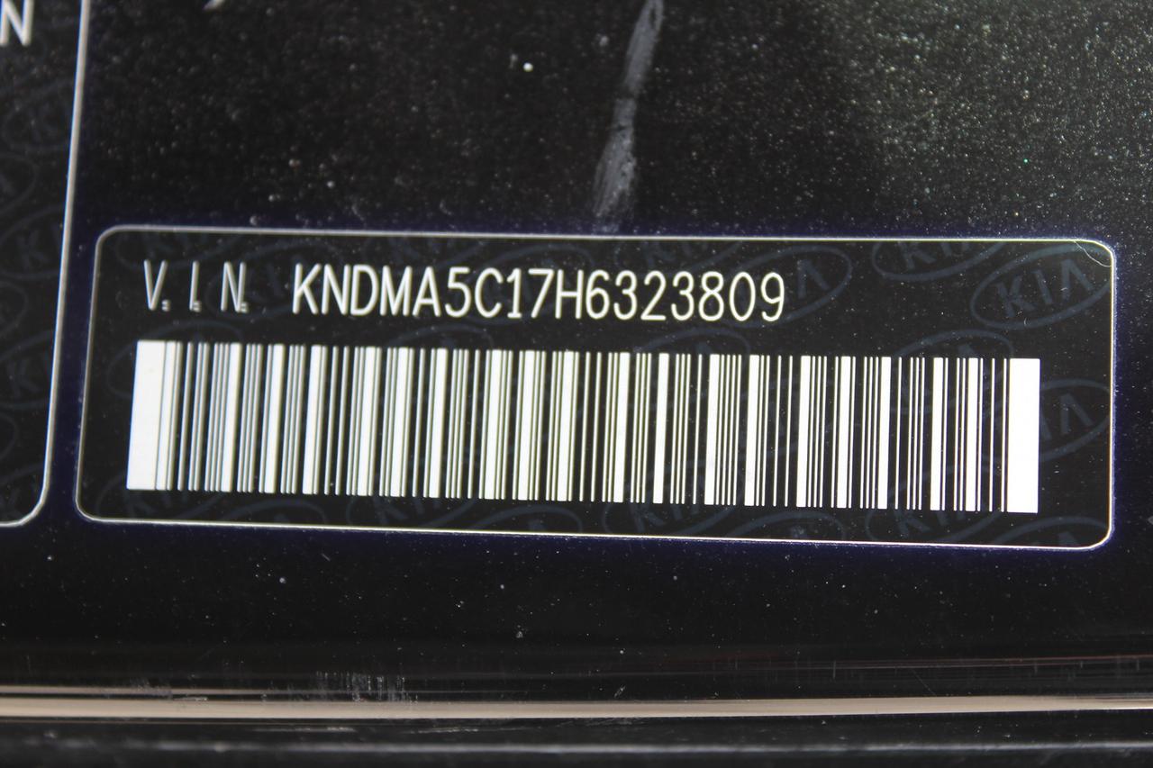 2017 Kia Sedona L Photo