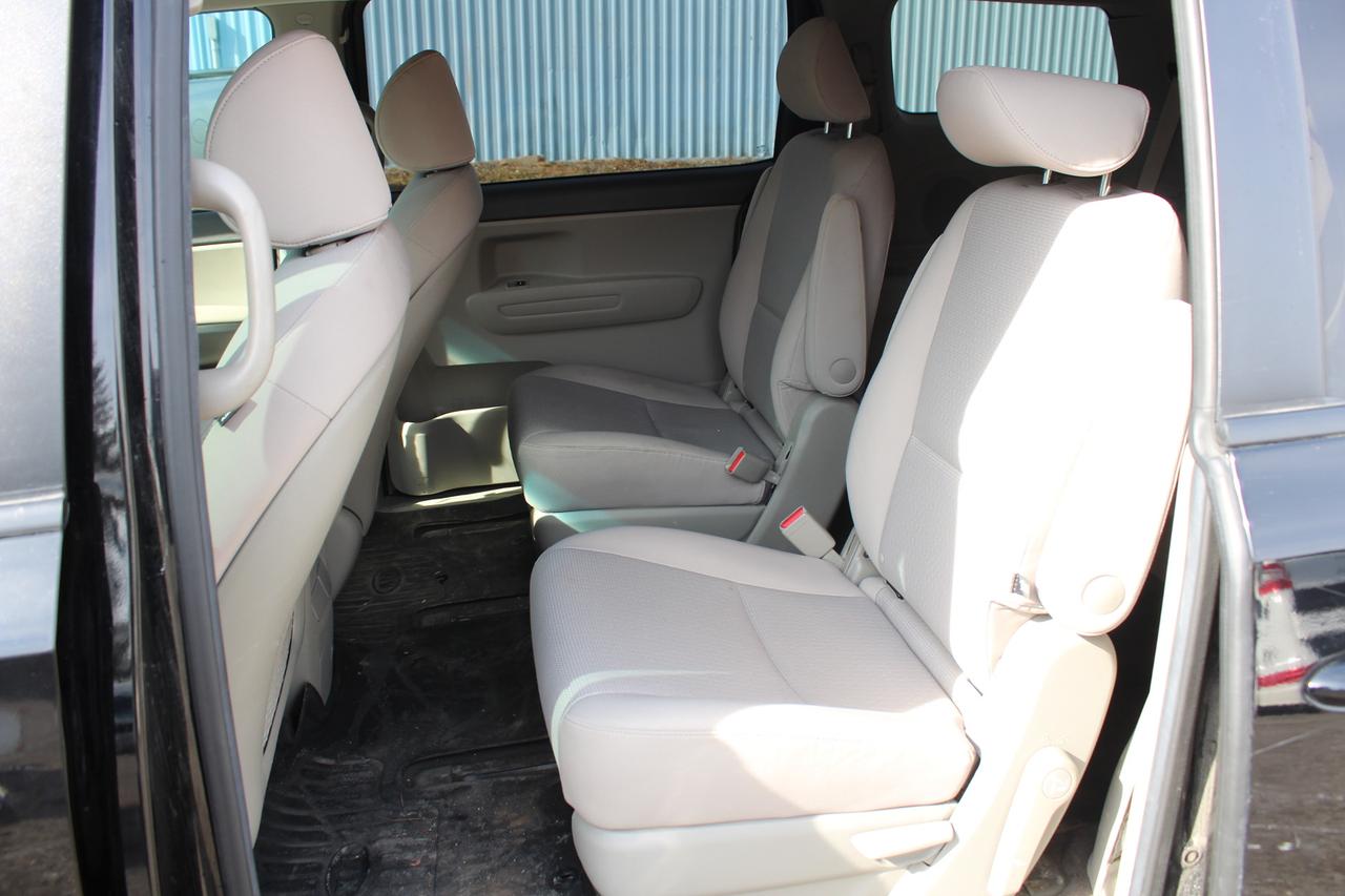 2017 Kia Sedona L Photo