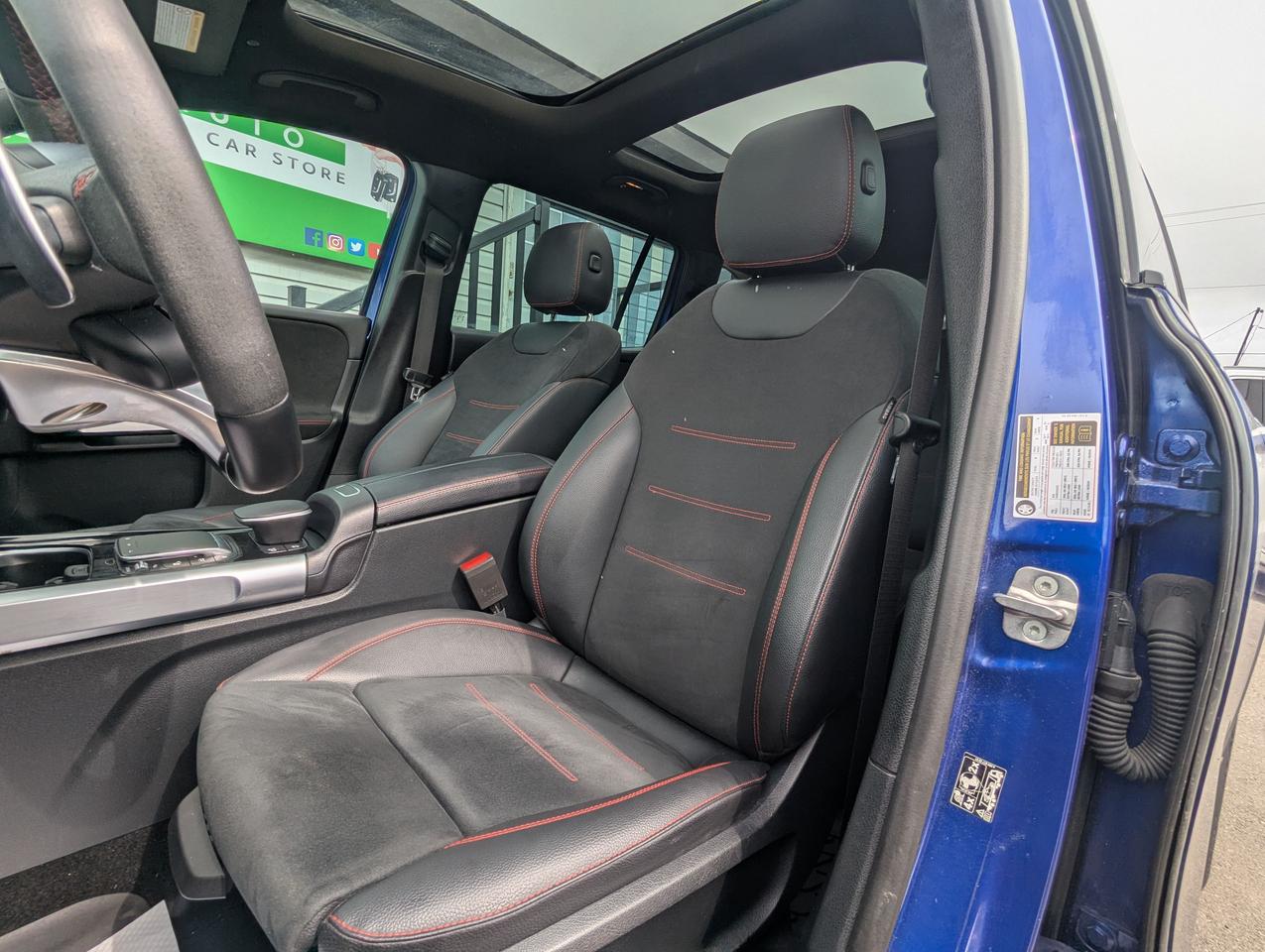 2023 Mercedes-Benz GLB AMG GLB 35 Photo