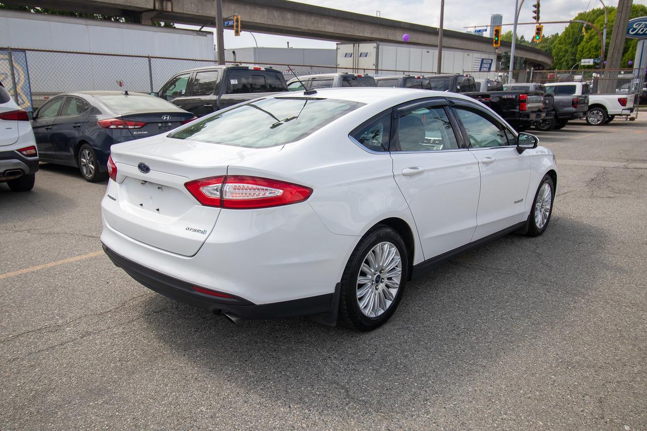 2015 Ford Fusion S Hybrid Photo4