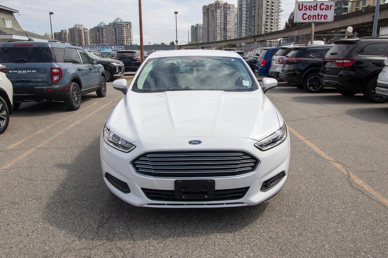 2015 Ford Fusion S Hybrid Photo2