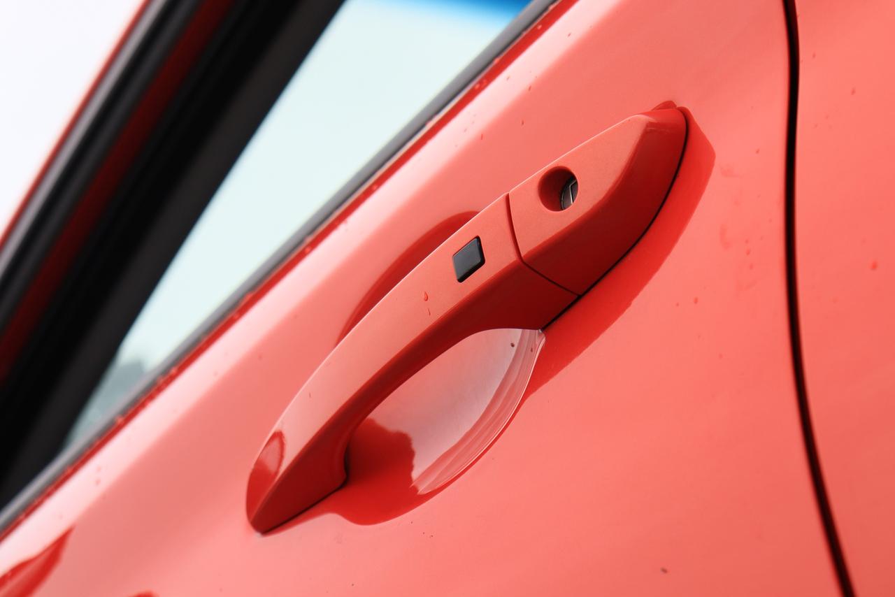 2018 Hyundai KONA Luxury | AWD | Leather | Roof | CarPlay | BSM | LA Photo