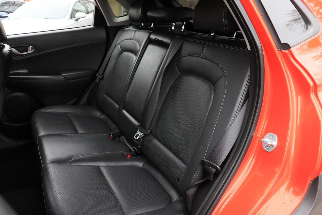 2018 Hyundai KONA Luxury | AWD | Leather | Roof | CarPlay | BSM | LA Photo