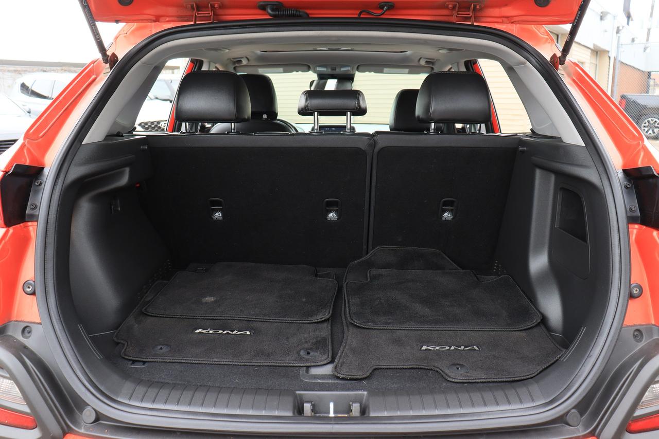 2018 Hyundai KONA Luxury | AWD | Leather | Roof | CarPlay | BSM | LA Photo