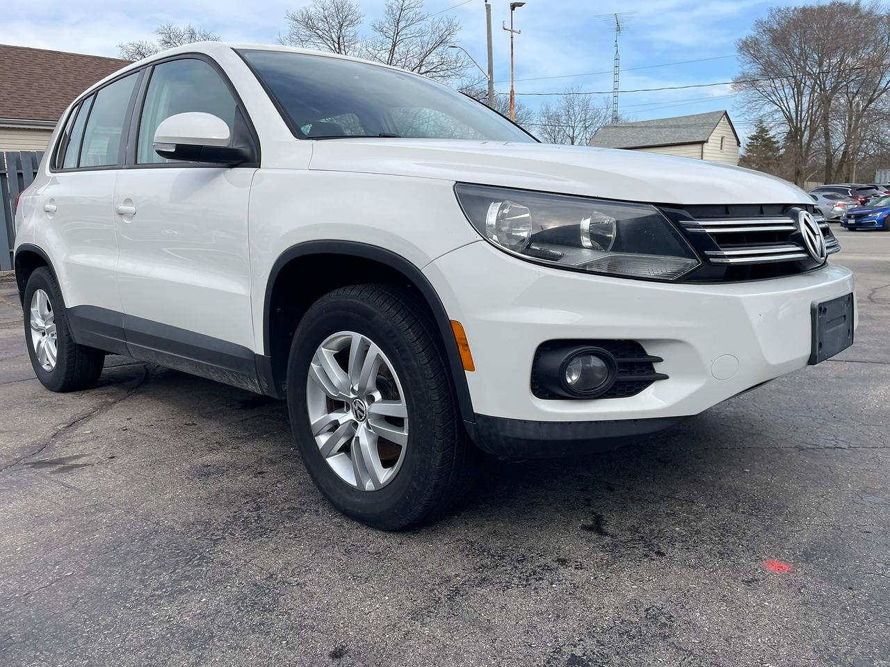 2012 Volkswagen Tiguan 4dr Auto 4Motion - Photo #1