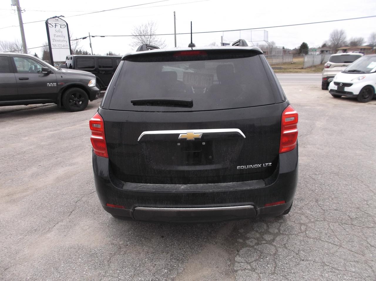 2016 Chevrolet Equinox LTZ Photo