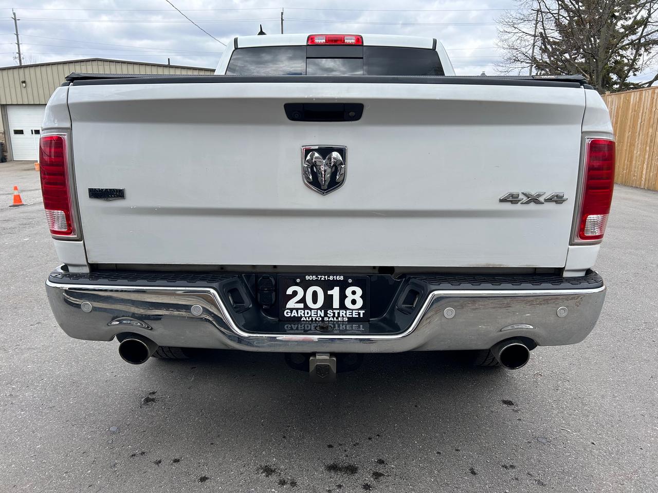 2018 RAM 1500 Laramie Photo3