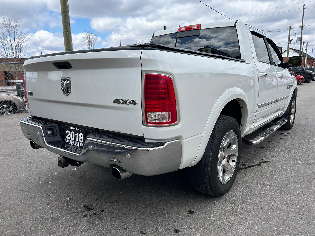 2018 RAM 1500 Laramie Photo4