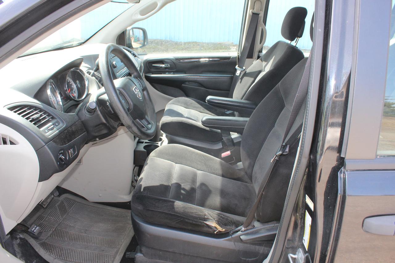 2014 Dodge Grand Caravan SE Photo