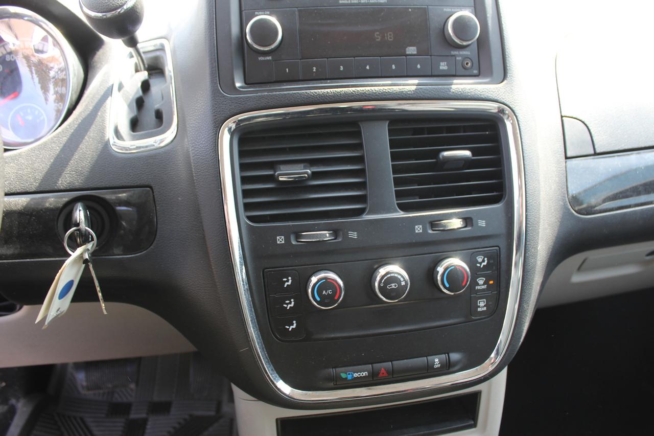 2014 Dodge Grand Caravan SE Photo