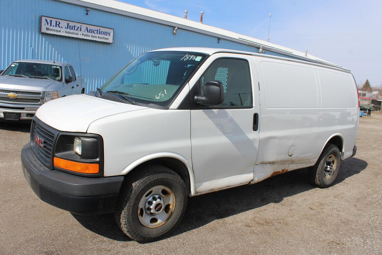 Used 2014 GMC Savana Cargo Van  for sale in Breslau, ON