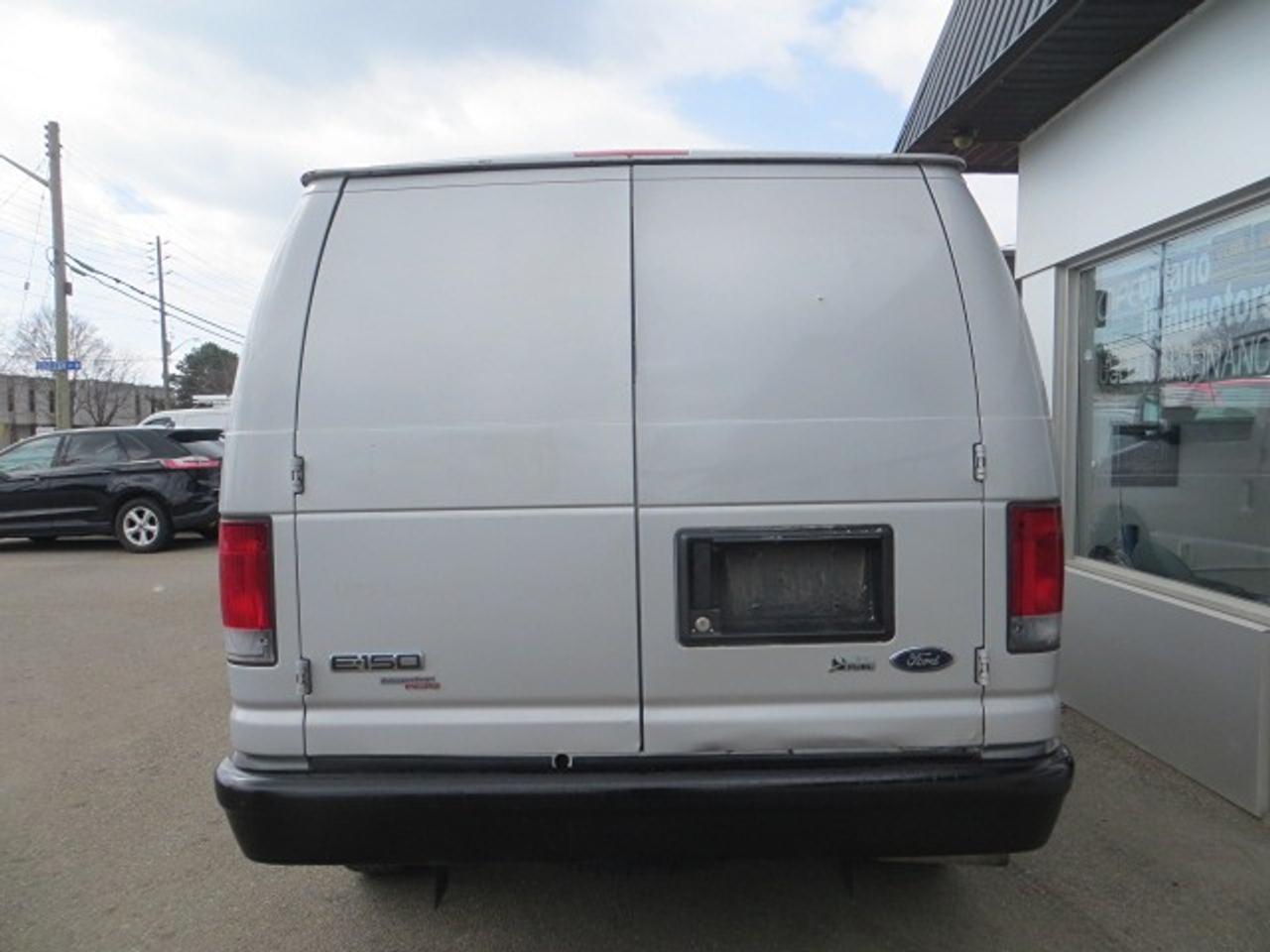 2012 Ford Econoline CERTIFIED, 1 OWNER, ONLY 86,000KM, SHELVES Photo