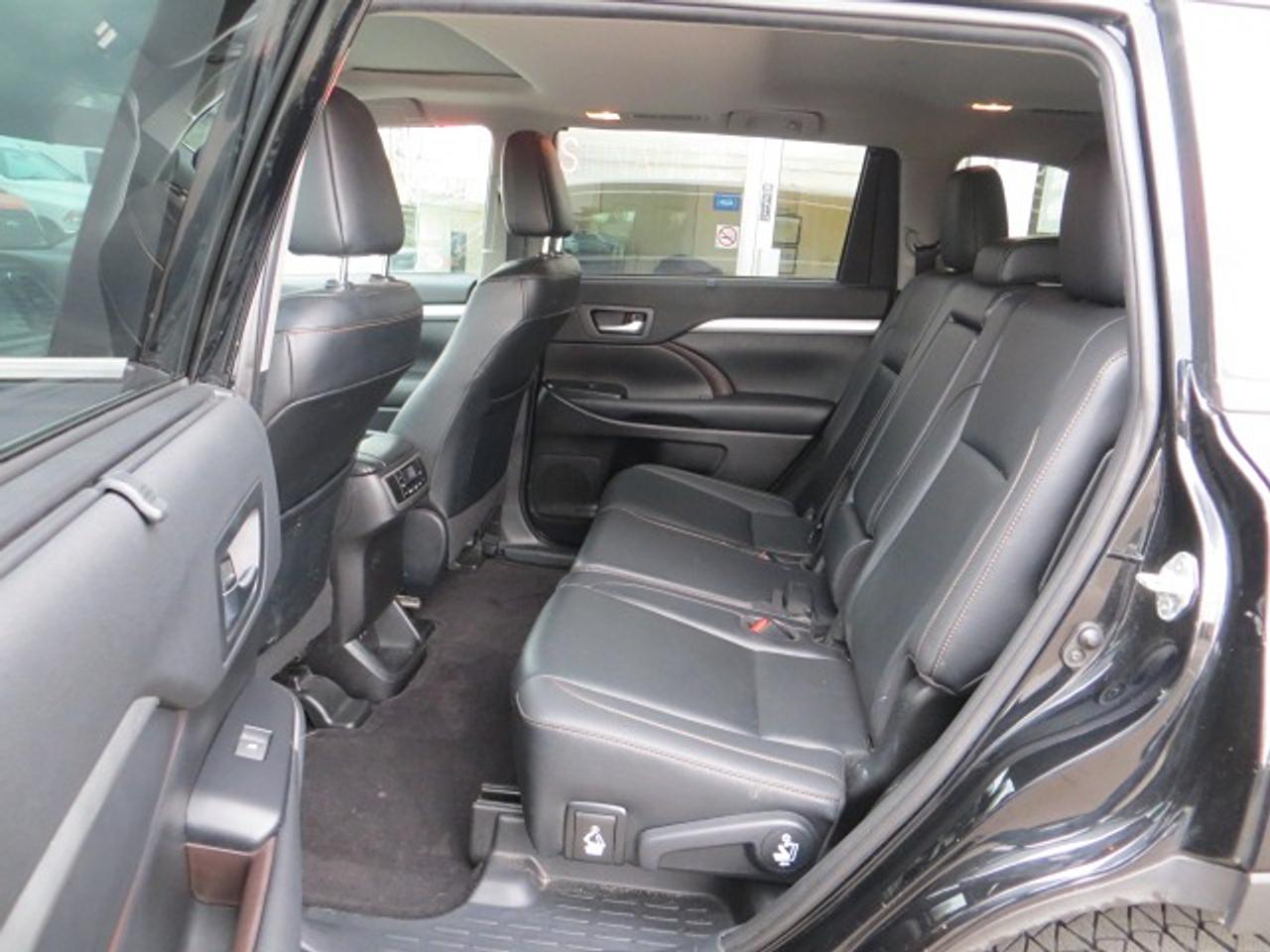 2019 Toyota Highlander CERTIFIED, XLE AWD, LEATHER, SUNROOF, 8 PASSENGERS Photo