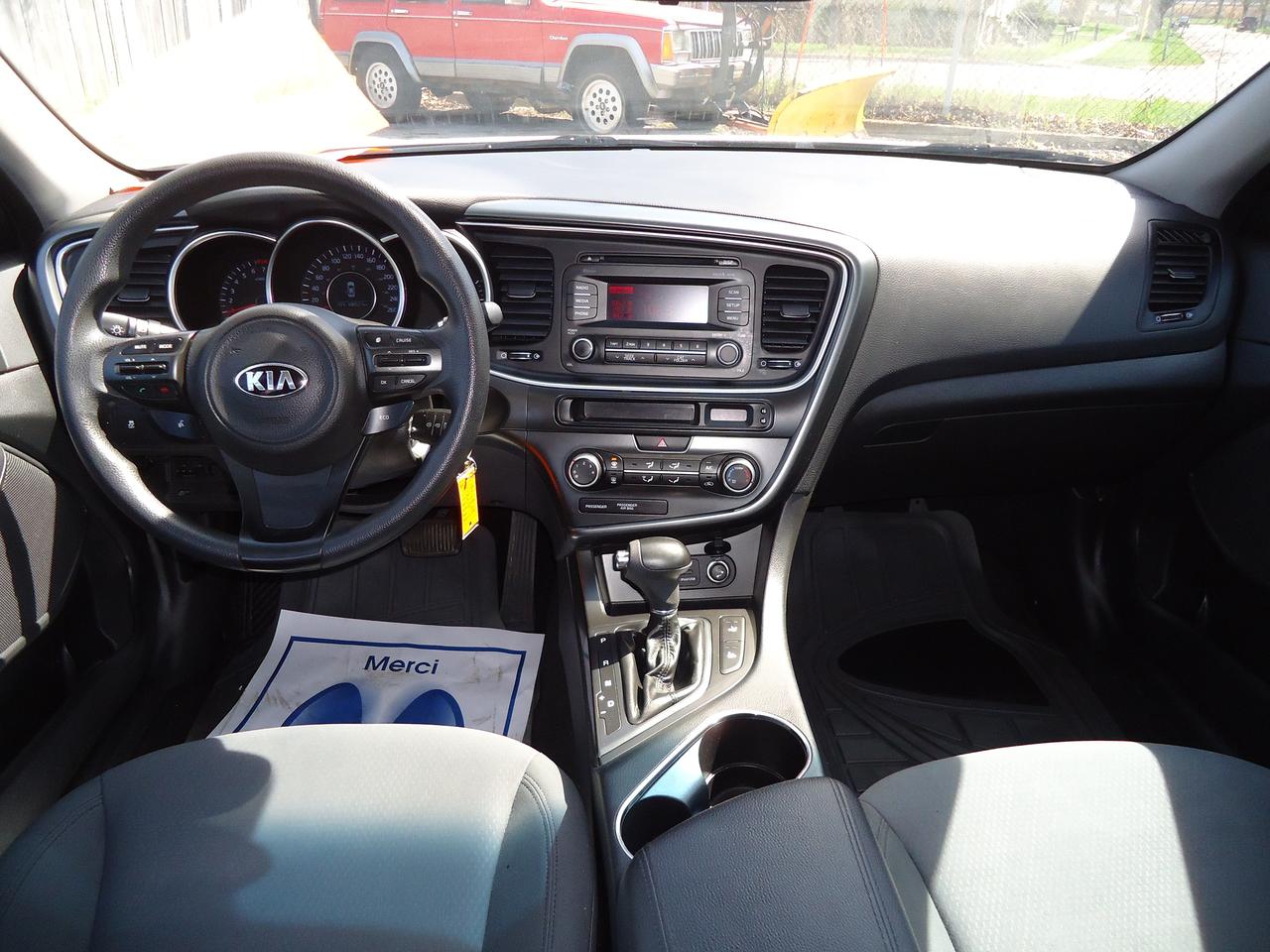 2015 Kia Optima 4dr Sdn Auto LX Photo4