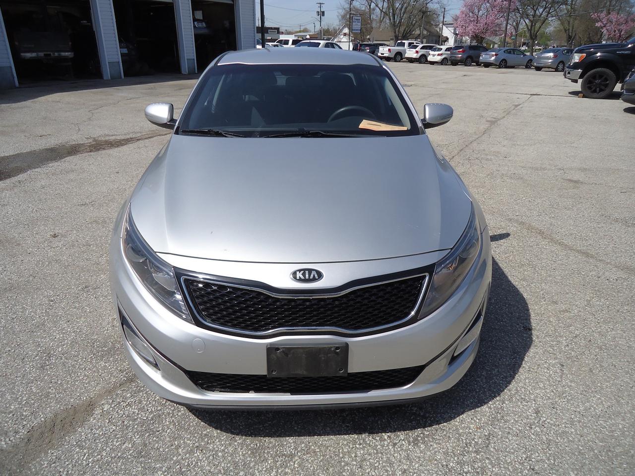 2015 Kia Optima 4dr Sdn Auto LX Photo2