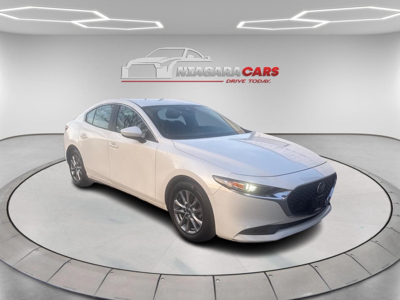 2023 Mazda MAZDA3 PREFERRED PLUS Photo0