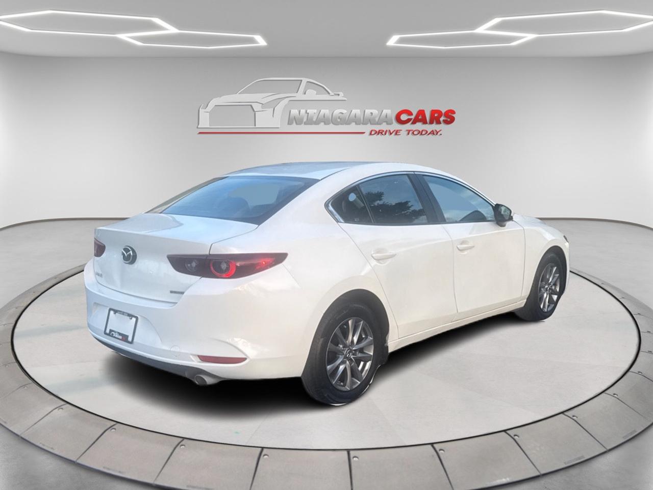 2023 Mazda MAZDA3 PREFERRED PLUS Photo