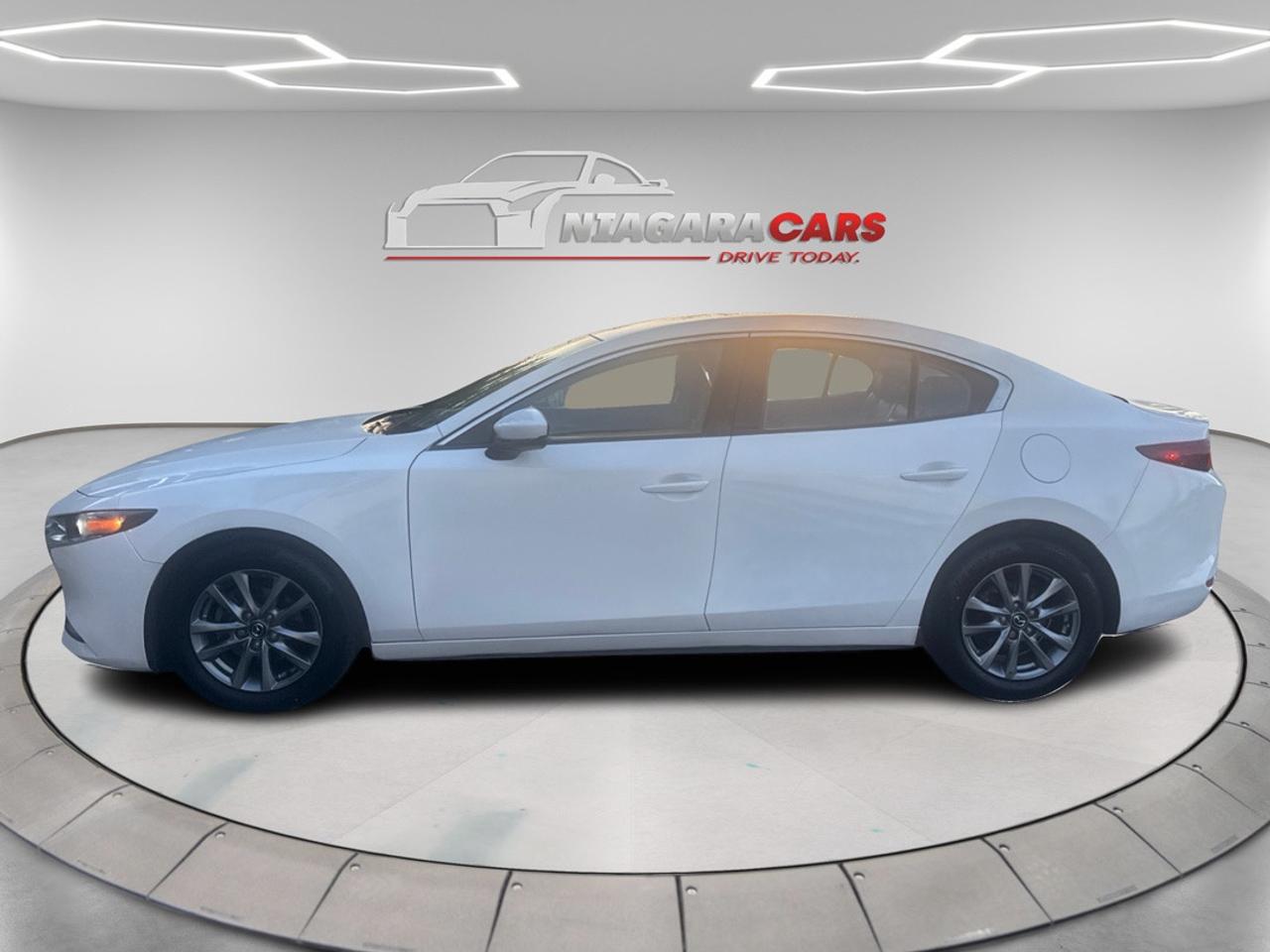2023 Mazda MAZDA3 PREFERRED PLUS Photo4
