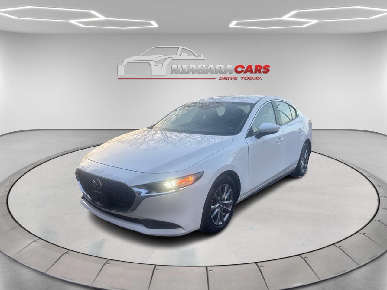 2023 Mazda MAZDA3 PREFERRED PLUS Photo