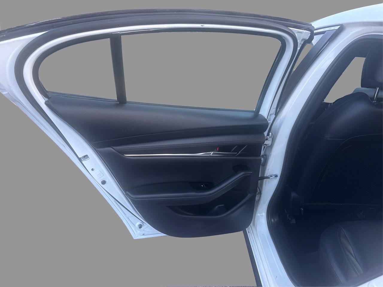 2023 Mazda MAZDA3 PREFERRED PLUS Photo