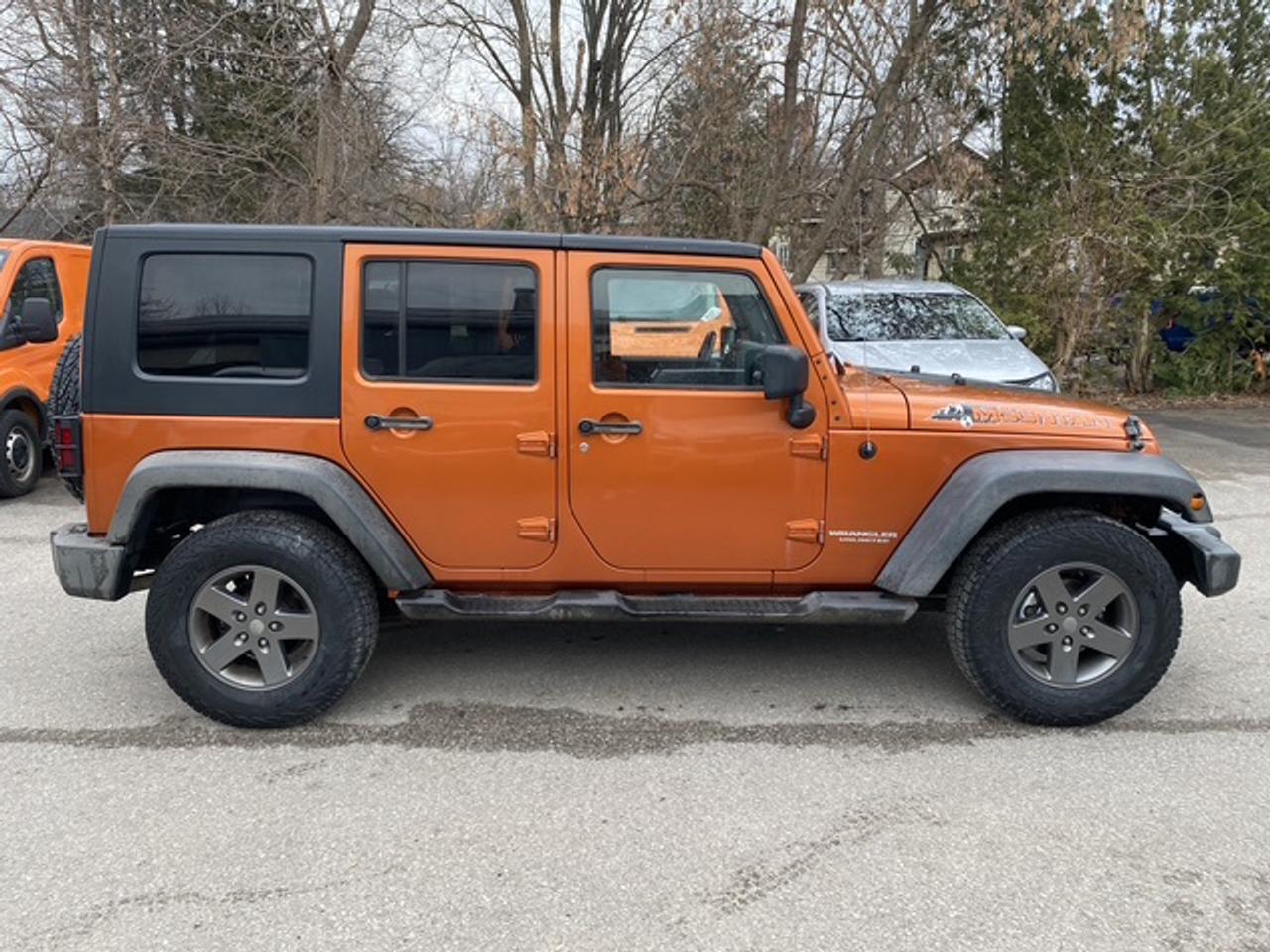 2010 Jeep Wrangler Unlimited Mountain Photo