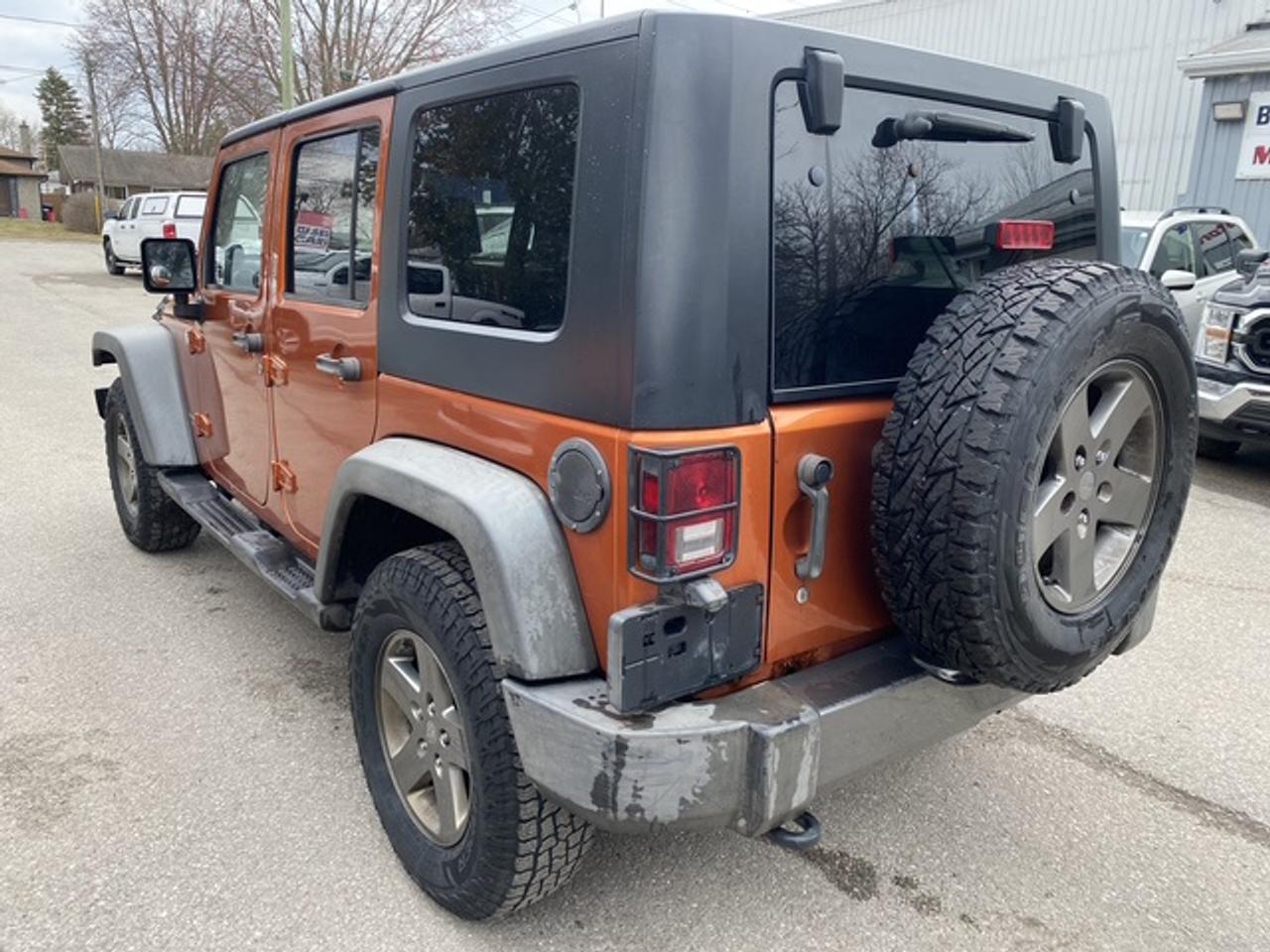 2010 Jeep Wrangler Unlimited Mountain Photo