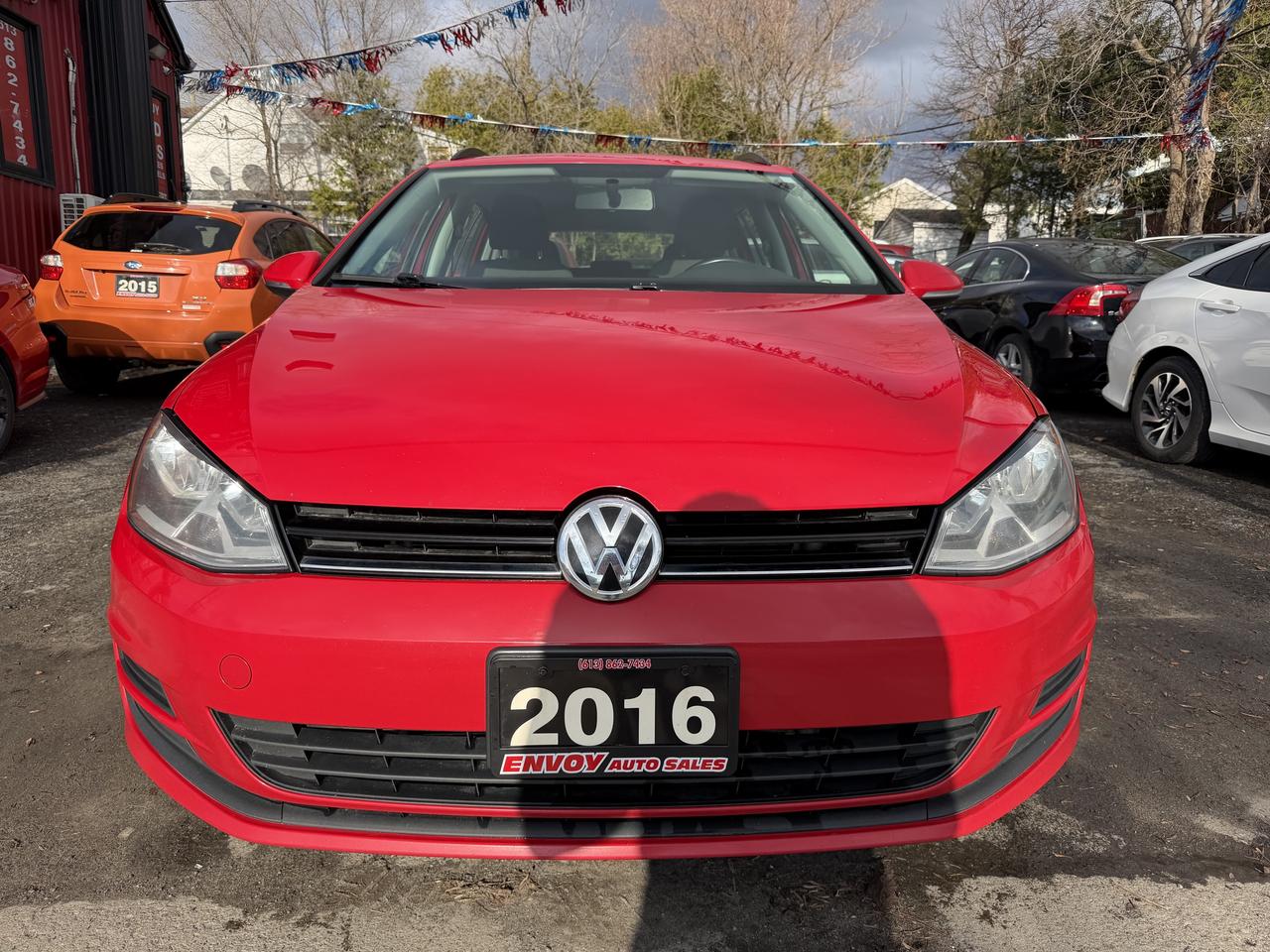 2016 Volkswagen Golf SportWagen S Photo