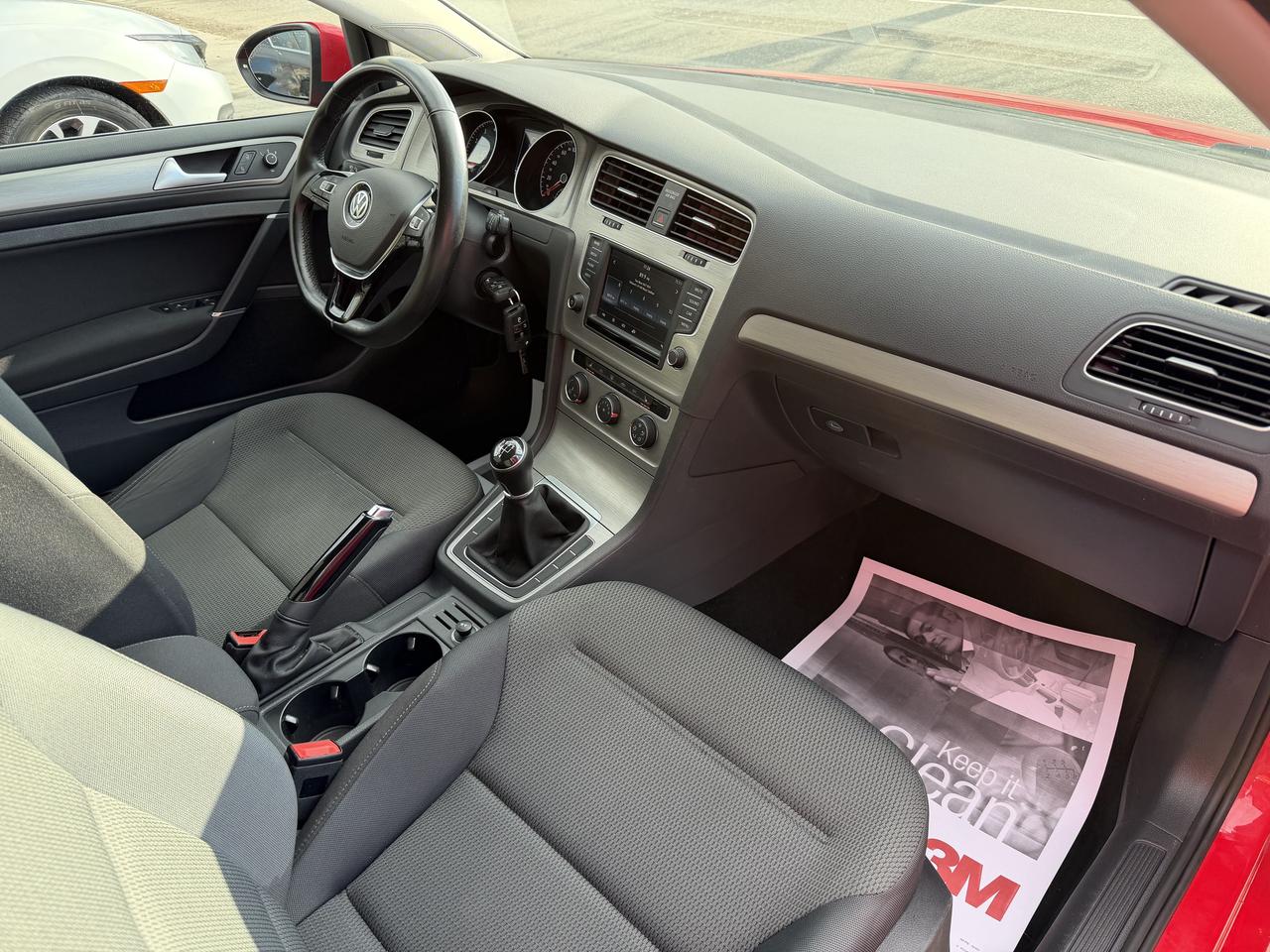 2016 Volkswagen Golf SportWagen S Photo