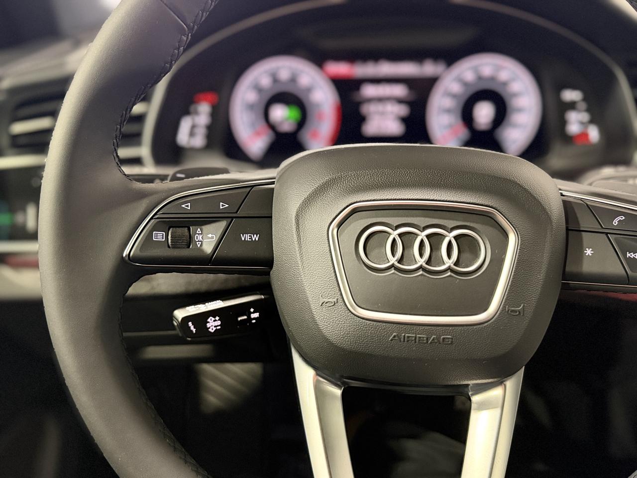 2023 Audi Q8 TECHNIK Photo